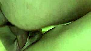 Chica follada en el baño sin condón llena de cum