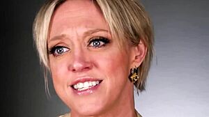 beautiful milf dee williams with big tits masturbates solo