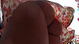 damn, look at that delicious young chick's upskirt view