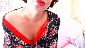 Vintage housewife Regina Noir, tease me in red panties on bed?