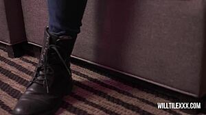 लंबे नाखून