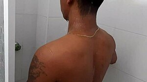 Follando Mi Madrastra En La Ducha Con Su Culo Maduro