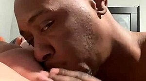 how many licks does it take to get to the center in a tootsie pop