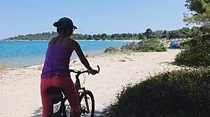 i feel the rush of fucking my bike on this public road, almost caught!