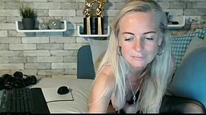 Is Dirtytina Masturbating?