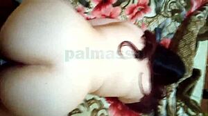 Asian teen yields to gym passion.