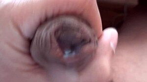 मेरी बीवी के मुंह चूचियां भरी चूत पर कितना माल