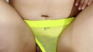 Latina milf makes her ex baby daddy cum with wet pussy and big ass.