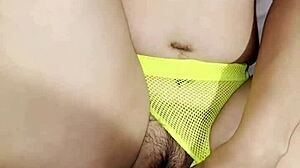 Latina milf makes her ex baby daddy cum with wet pussy and big ass.