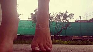 Look at these bare feet, aren't they perfect for a fetish video?