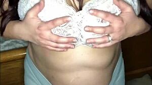 I love watching this thick ass girl dance in lingerie