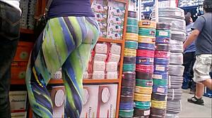 tremendo culo 01 voyeur scene with intense watching