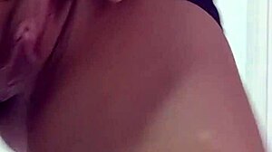 novinha foi mandar vídeo pro namorado e caiu na net with teen fingering and masturbation