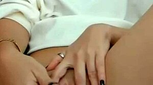 Watch this hot brunette show her pussy on cam?