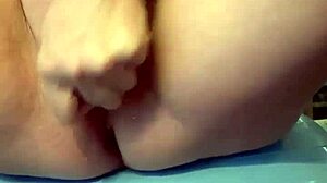 Watch me squirt my pussy!