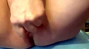 Watch me squirt my pussy!