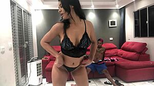 Novinha Gostosa Val Mineirinha Dances in Thong for Local Guys