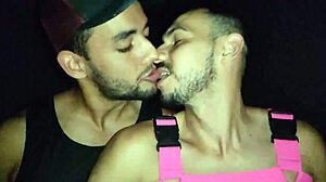 Orgia bareback pt01 com marc ferri maldonato gp e social sem camisa nas cabines do dedalos bar completo no red