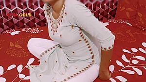 Smashing Apni Chachi Ki Beti in Wild Hindi Night Fucking Video