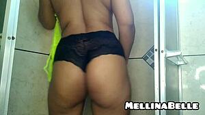 Mellina Belle enjoys a hot bath with relaxing masturbation 😊