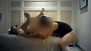 Rebelling beauty in pantyhose: Bunny Moans in 720p HD is part time goddess