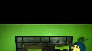 Sexy Arab hijabi shows off her big ass with hot twerking