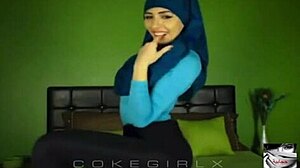 Sexy Arab hijabi shows off her big ass with hot twerking