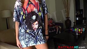 Susie Clove Reveals Her Spread Holes