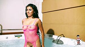 Nataly Pornman leads Paraguayan threesome in jacuzzi bath