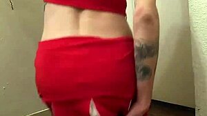 Sexy Tranny at the Gym Craving a Hard Doggy Mounting 😈