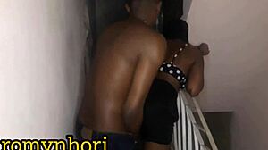 casal jovem no predio em obra fazendo sexo escondido