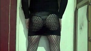 I Feel So Hot Watching This Bisexual Crossdresser Pump Up