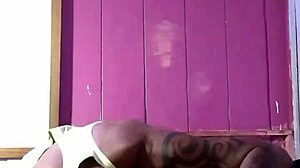 comendo a coroa gostosona depois de trocar seu chuveiro