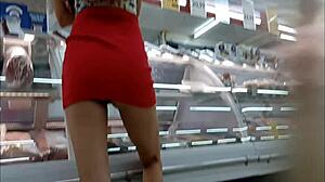 Wife Shows Big Ass in Market Without Panties