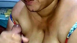 Getting a sensual penis massage with deepthroat