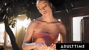 College babe Alexis Tae devours Ana Foxxx's clit with passion