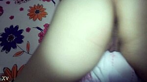 i'm rubbin my pussy and cummin so hard