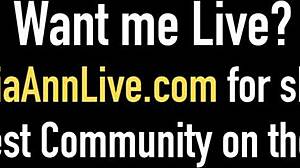 Hot milf Julia Ann celebrates house sale with deepthroat blowjob