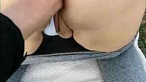 por el campo masturbating ass and pussy