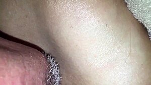 Squirting mature amateur in homemade high definition video