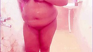 Watch This Sexy Chubby Indian Lady Bathing in Bihar!