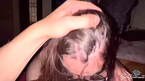 Vado a disturbare il mio fratellastro mentre guarda la tv e gli squirto addosso con sara diamante