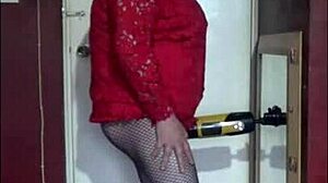 shy amateur returns for homemade masturbation session