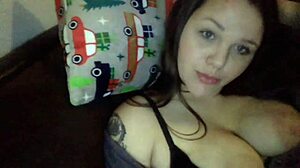 i see this young milf with big tits and chubby figure