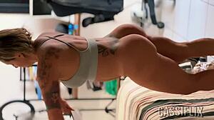 Meu Boy Nao Aguenta Ver Minha Bunda Na Academia Fica Cheio De Tesao E Fode Minha Bunda Gostoso Completo No Cassiflix