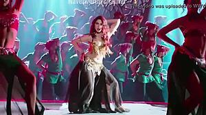 i'm horny watching tamanna and zara's navel shakes