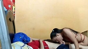 mi hermanastra artemisa me convencion tener relaciones sexuales por primera vez con ella y yo acepte con la condicion de que no diga nada a mis padrastro- porno casero-