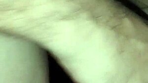 hermanastros follando sin condón semen en el coño.