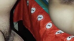 hermanastros follando sin condón semen en el coño.