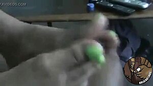 i gived a footjob with my ebony toes on his cock